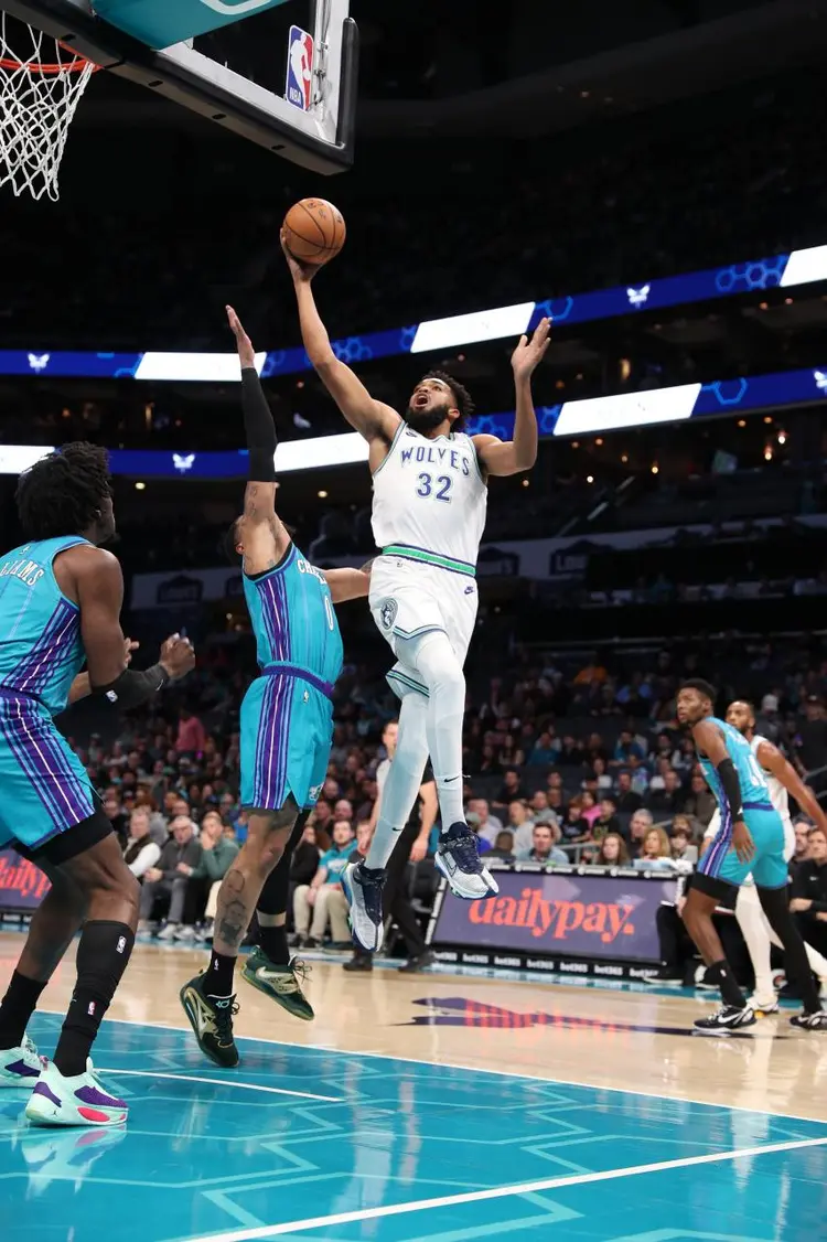 包含森林狼横扫黄蜂,全队进攻火力强大,实力不容置疑的词条 包含森林狼横扫黄蜂,全队进攻火力强大,实力不容置疑的词条